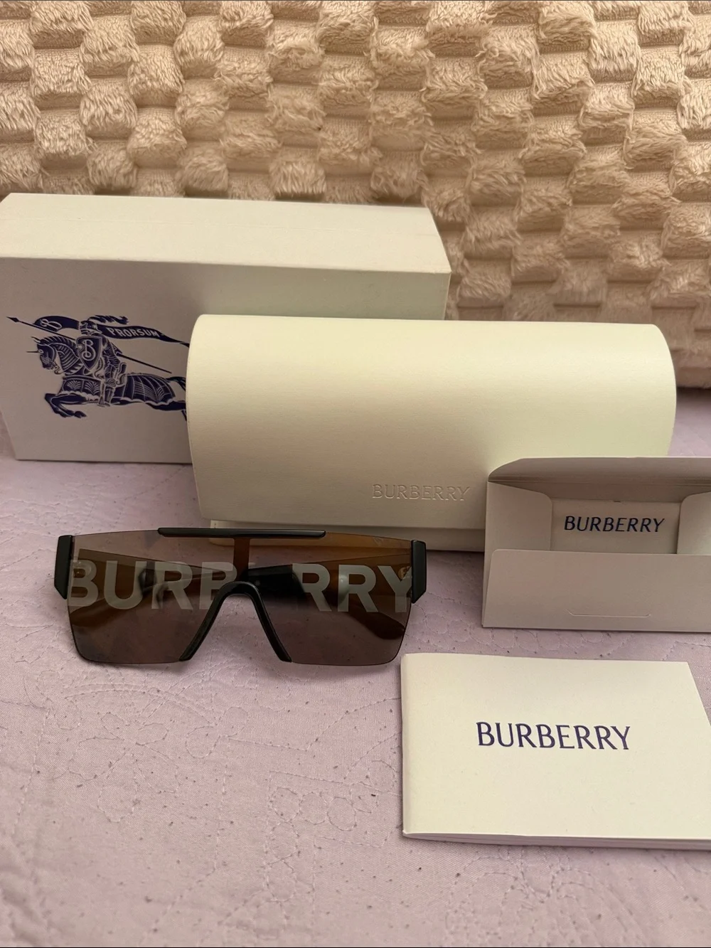Burberry stylish unisex